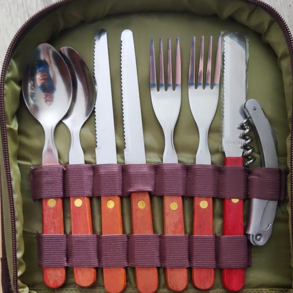 Portable Picnic Cutlery Set with Plates and Corkscrew - Olive Interior - Picture 2 of 7